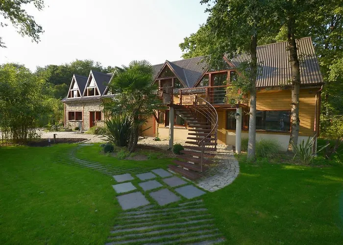 La Maison Dans Les Bois Soucelles