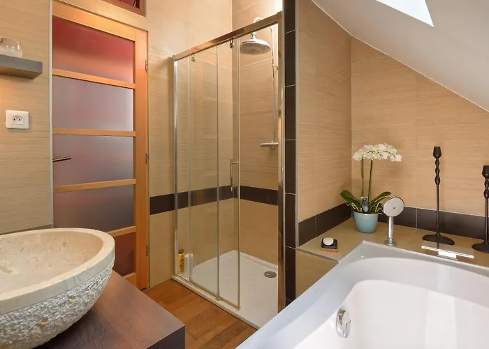 La Maison Dans Les Bois Appartement *