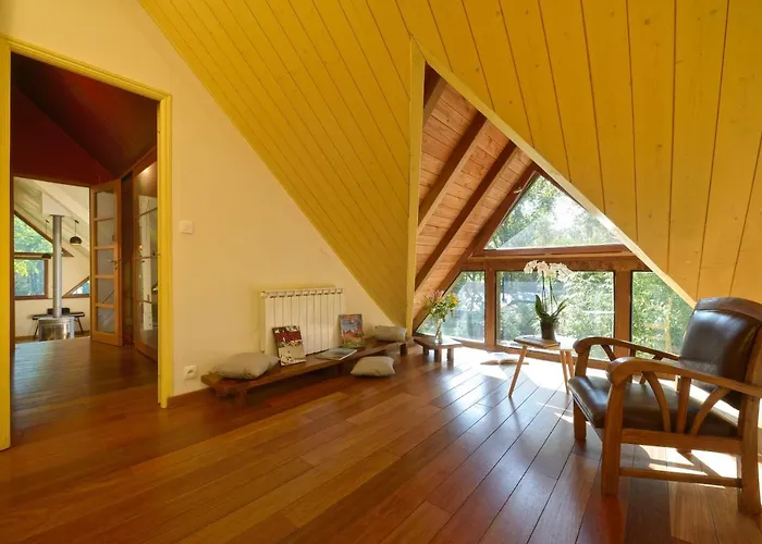 Le Loft Moderne Et Chaleureux Avec Vue Verdoyante شقة *