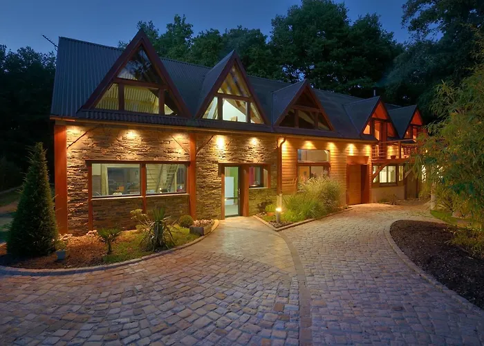 La Maison Dans Les Bois *